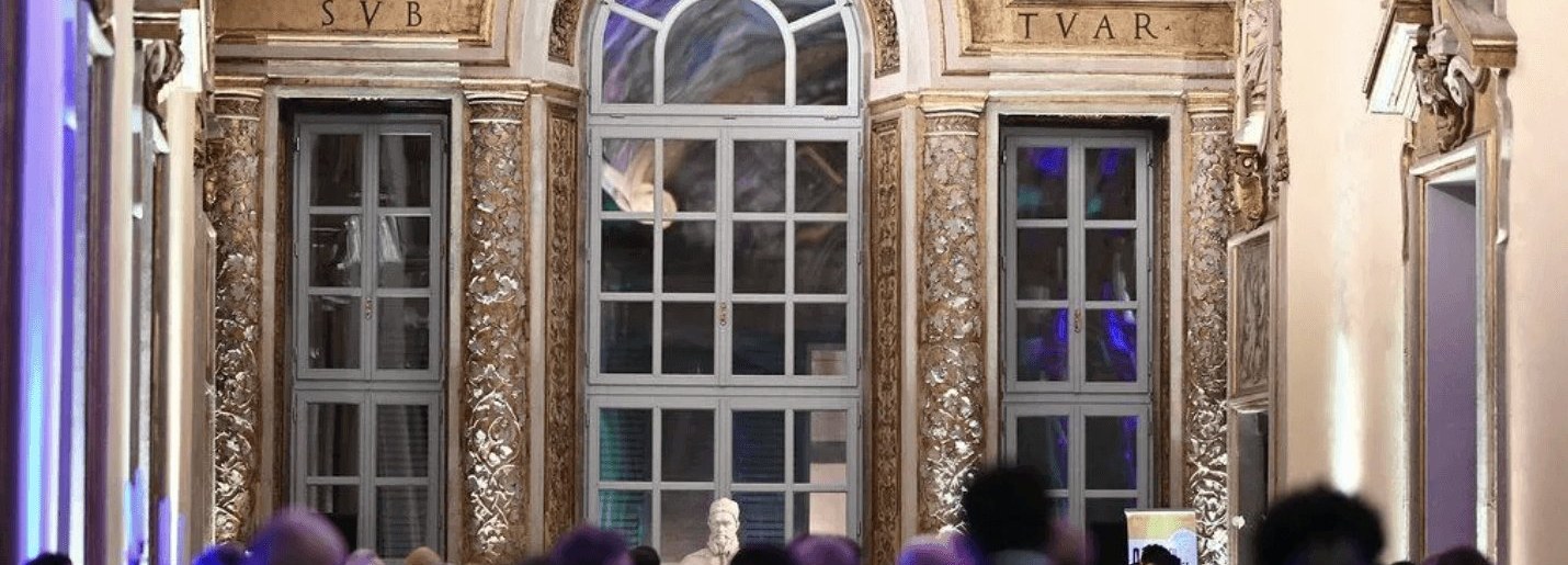 Encontro institucional da Câmara em um palácio romano